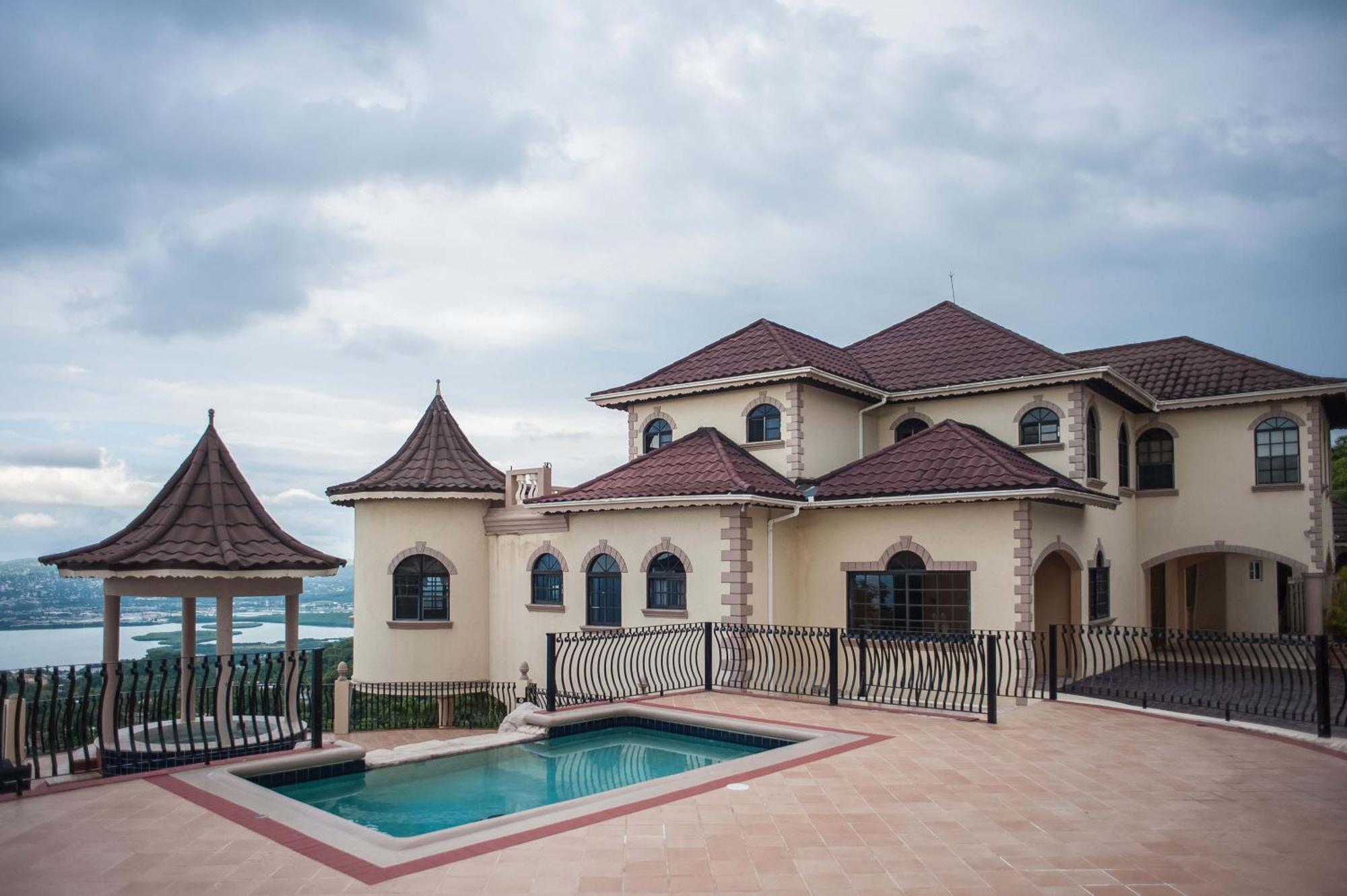 Clarridge View Guesthouse Montego Bay Kültér fotó