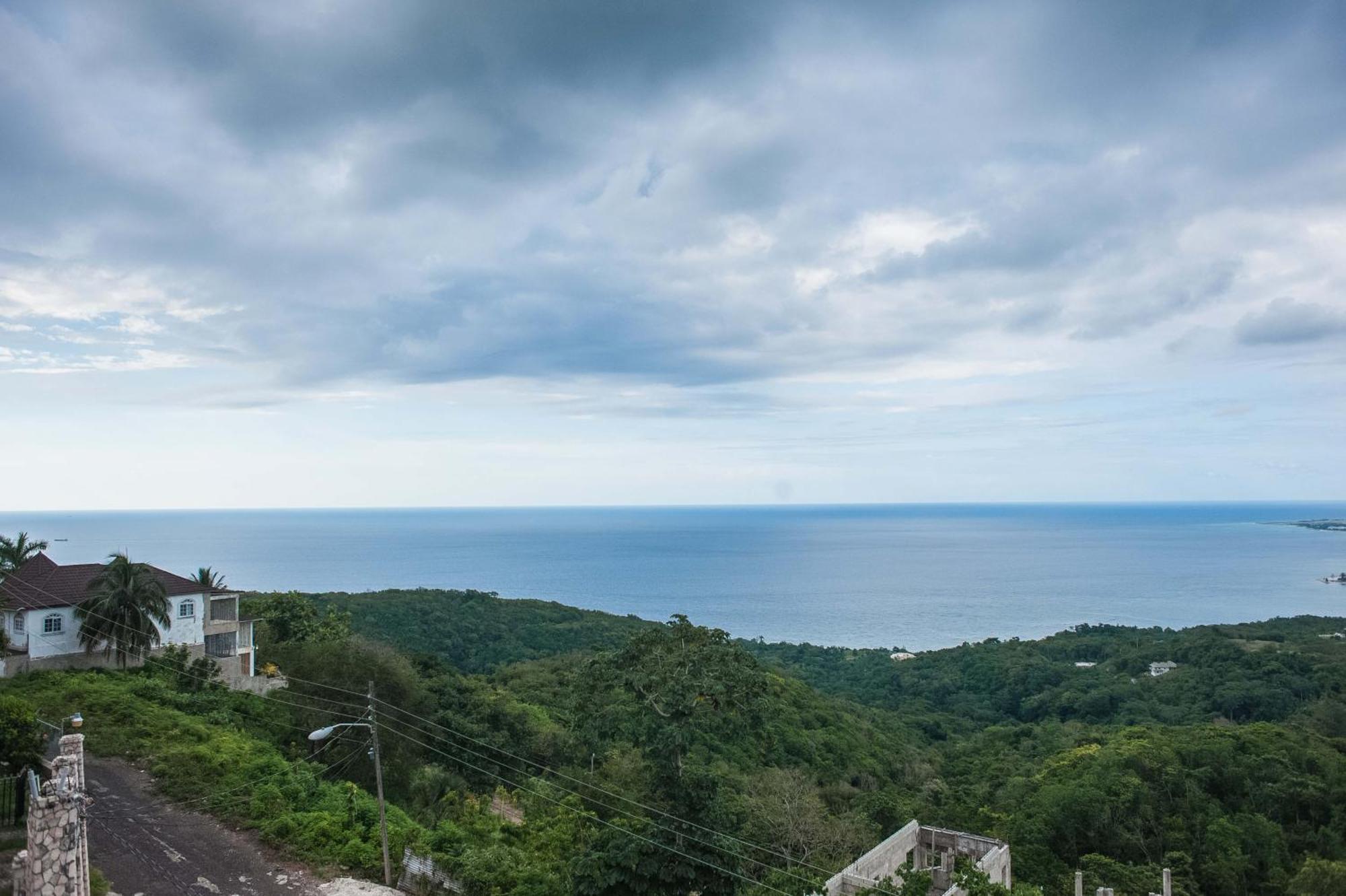 Clarridge View Guesthouse Montego Bay Kültér fotó