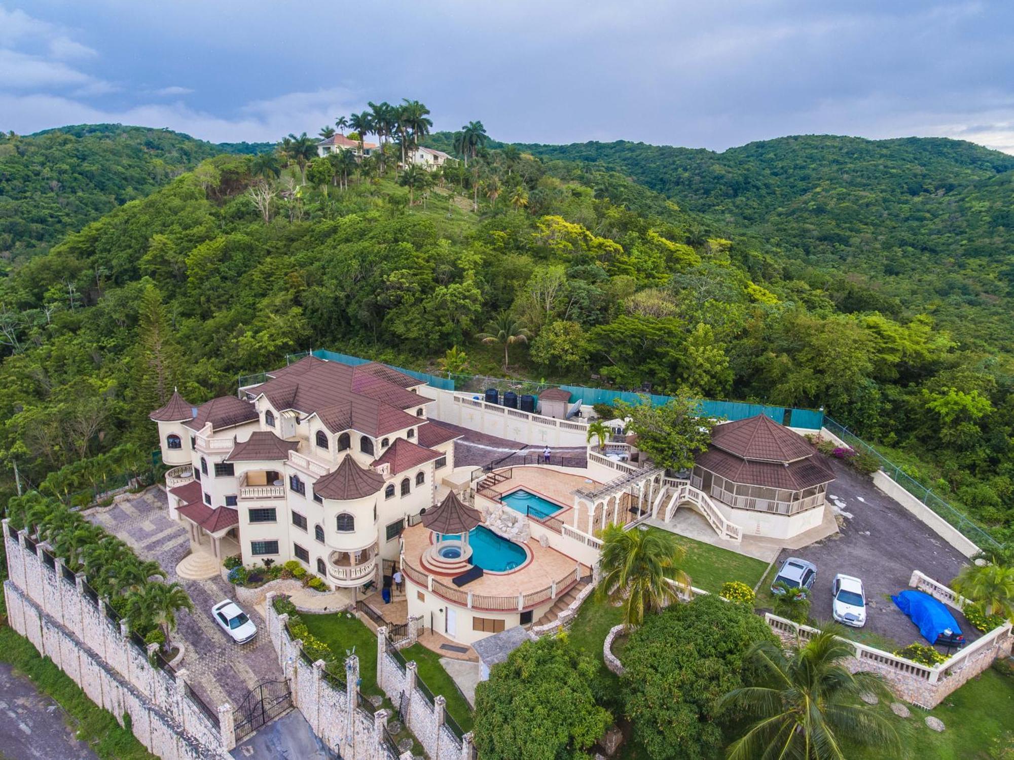 Clarridge View Guesthouse Montego Bay Kültér fotó